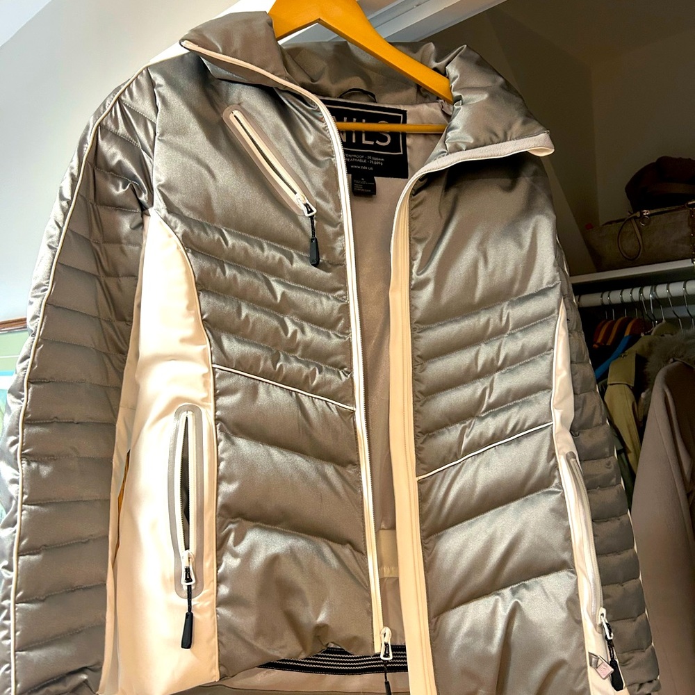 Brand new NILS jacket with fur hood size 8